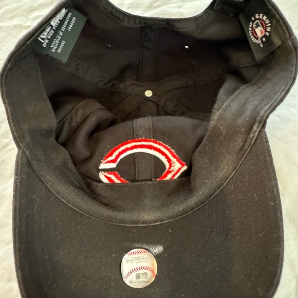 Cincinnati Reds, new era, casual classic adjustable closure strap, soft cap. - Picture 5 of 11